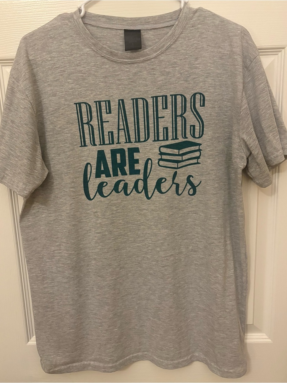 Readers Are Leaders Graphic Tee - Gray with Teal Print